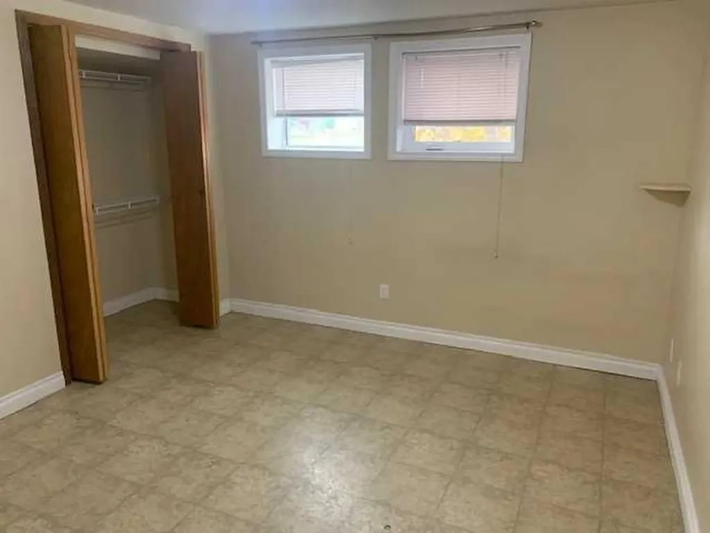 1219 Glacier Drive S Lethbridge AB t1K 3G5
