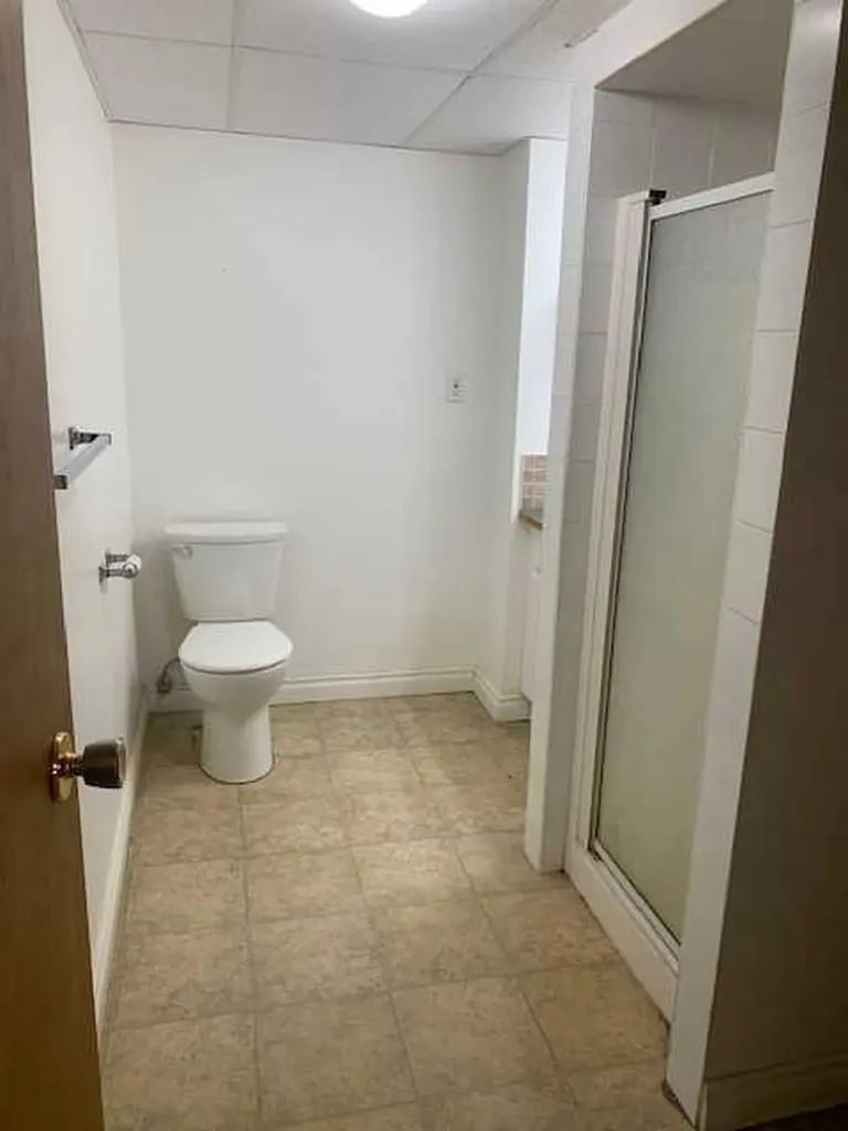 1219 Glacier Drive S Lethbridge AB t1K 3G5