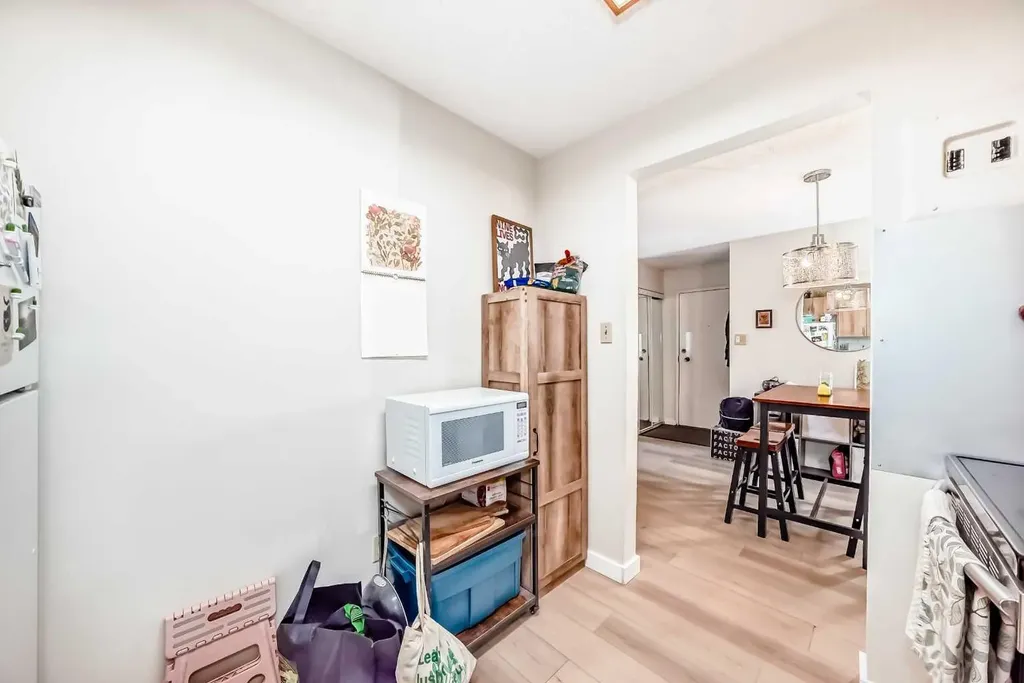 315 Southampton Drive SW Calgary AB T2W 2T6