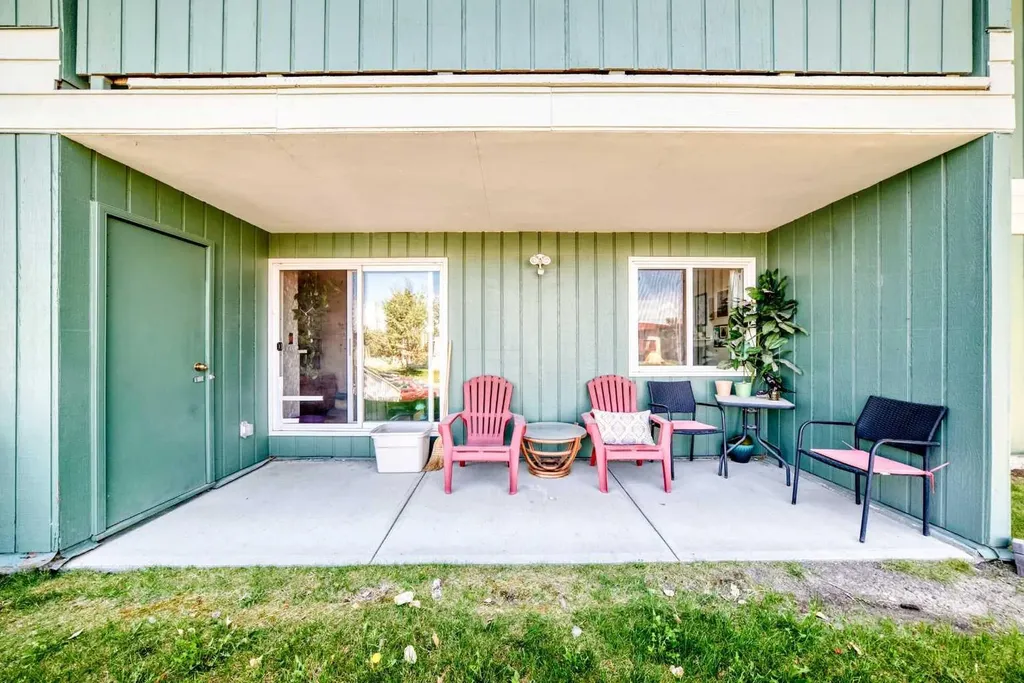 315 Southampton Drive SW Calgary AB T2W 2T6