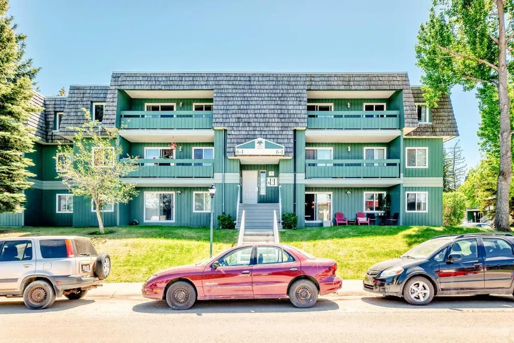 315 Southampton Drive SW Calgary AB T2W 2T6