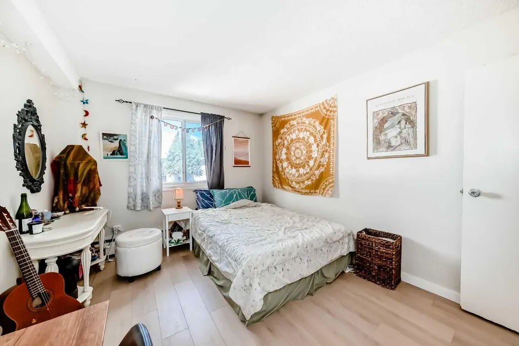 315 Southampton Drive SW Calgary AB T2W 2T6