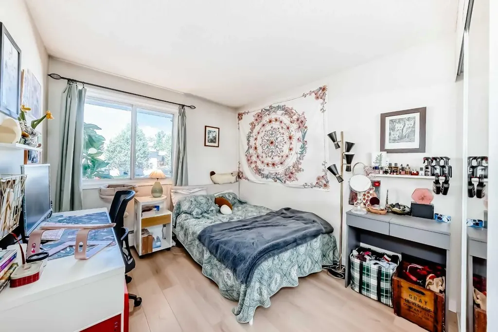 315 Southampton Drive SW Calgary AB T2W 2T6