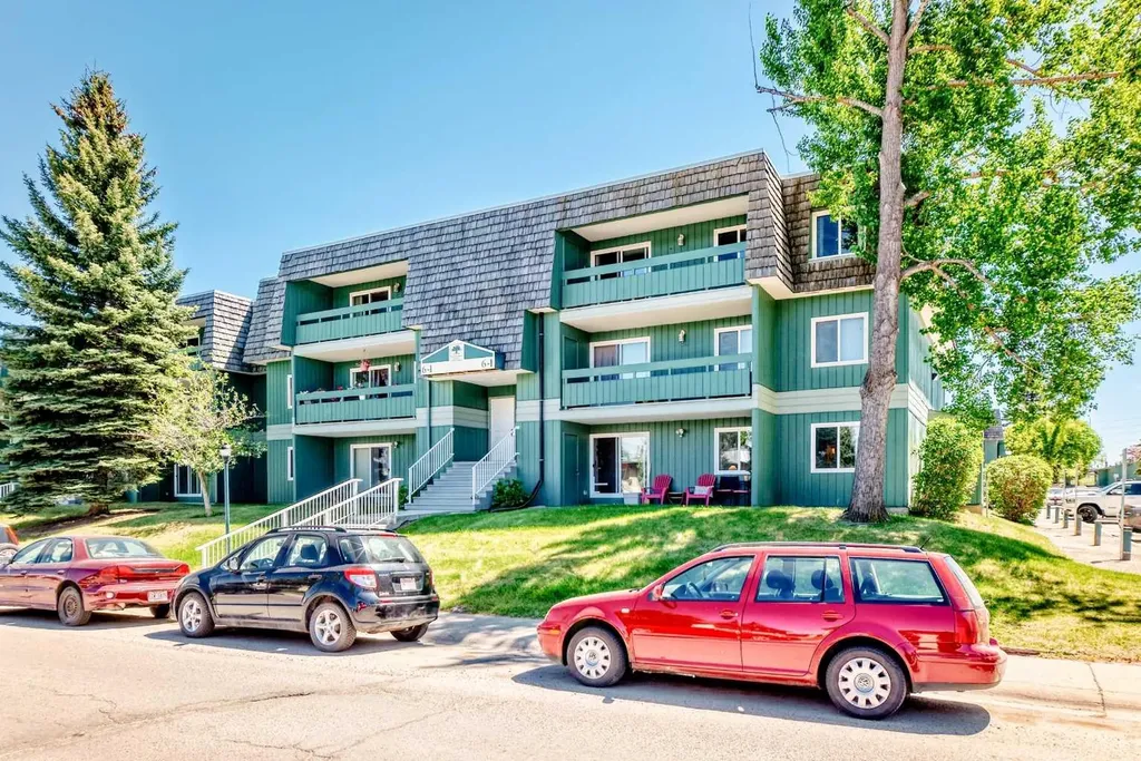 315 Southampton Drive SW Calgary AB T2W 2T6