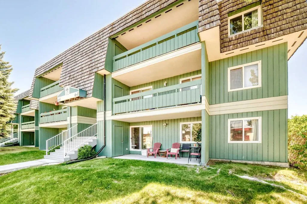 315 Southampton Drive SW Calgary AB T2W 2T6