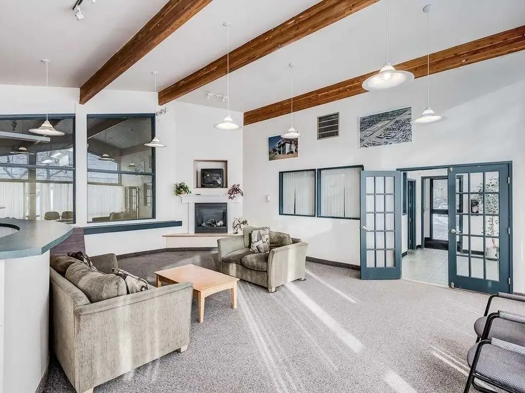 315 Southampton Drive SW Calgary AB T2W 2T6