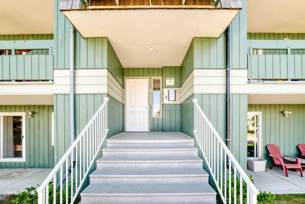 315 Southampton Drive SW Calgary AB T2W 2T6
