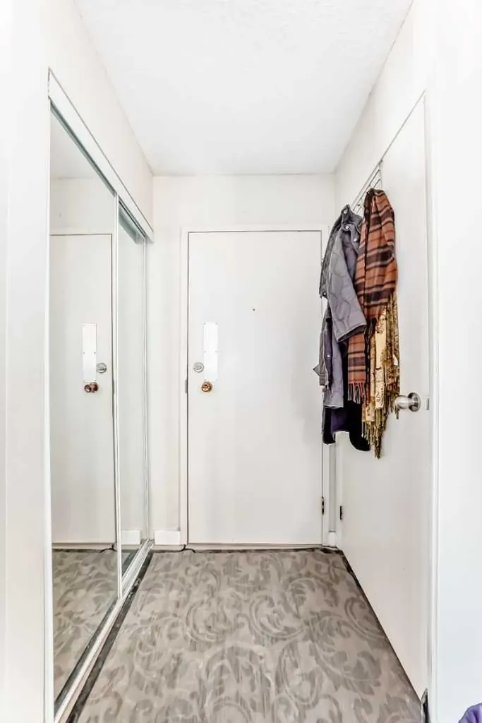 315 Southampton Drive SW Calgary AB T2W 2T6