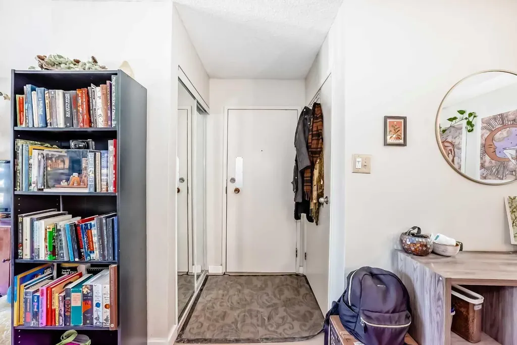 315 Southampton Drive SW Calgary AB T2W 2T6