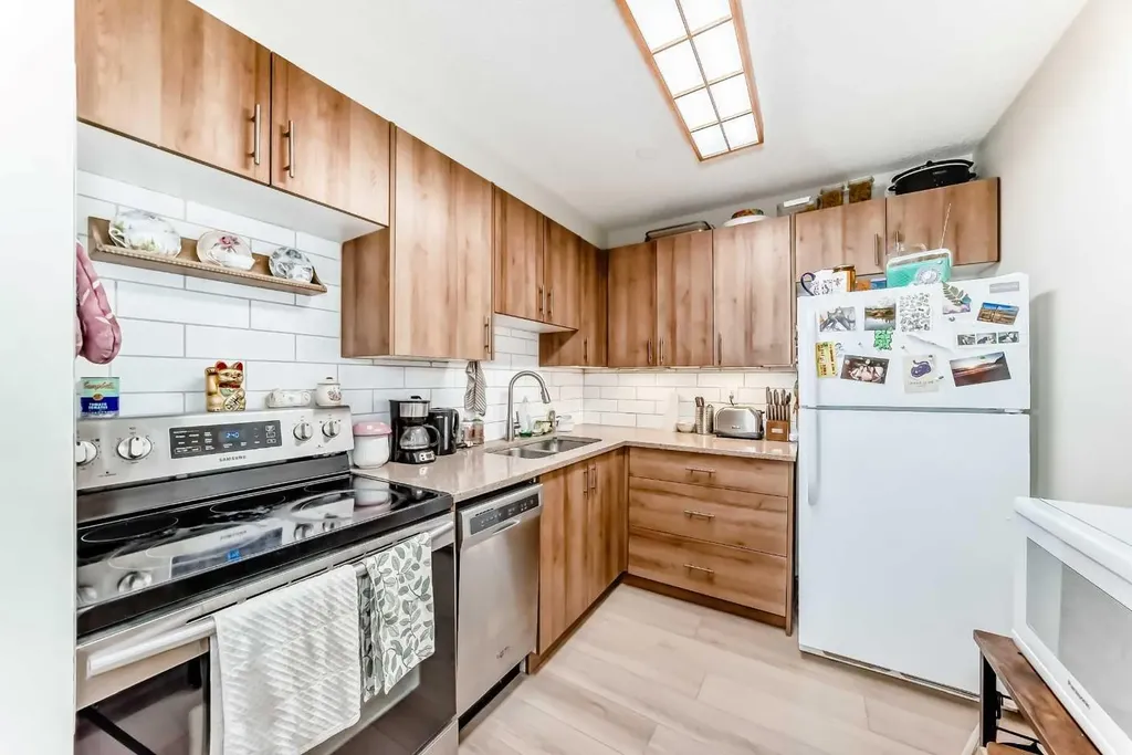 315 Southampton Drive SW Calgary AB T2W 2T6