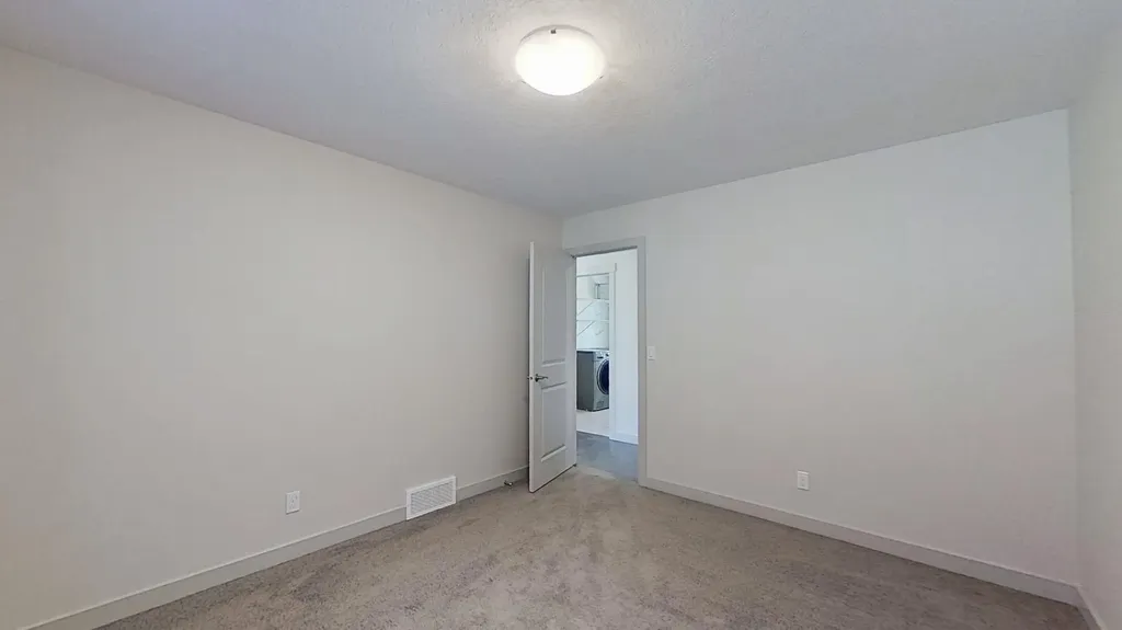 78 Cranarch View SE Calgary AB T3M2J3