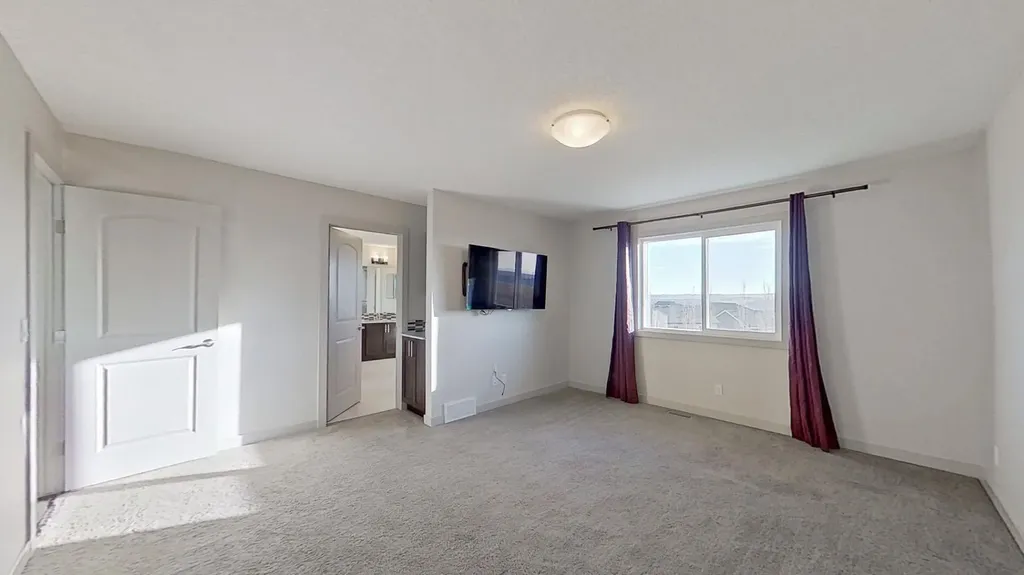 78 Cranarch View SE Calgary AB T3M2J3