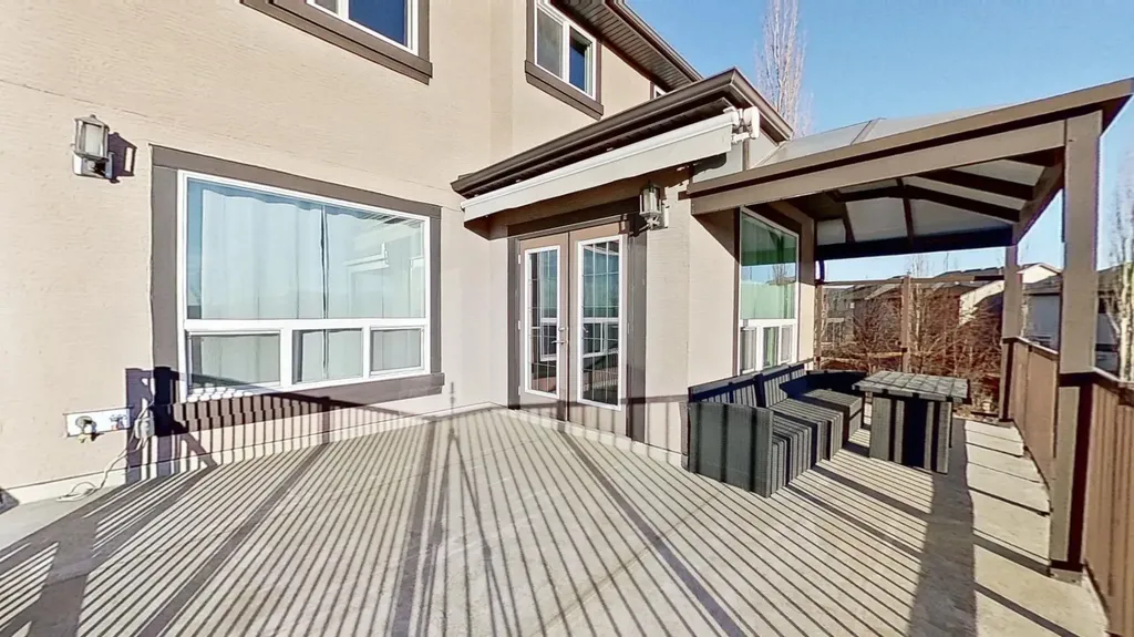78 Cranarch View SE Calgary AB T3M2J3