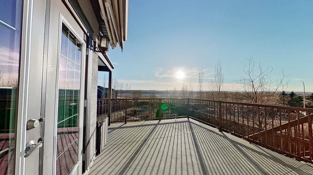 78 Cranarch View SE Calgary AB T3M2J3