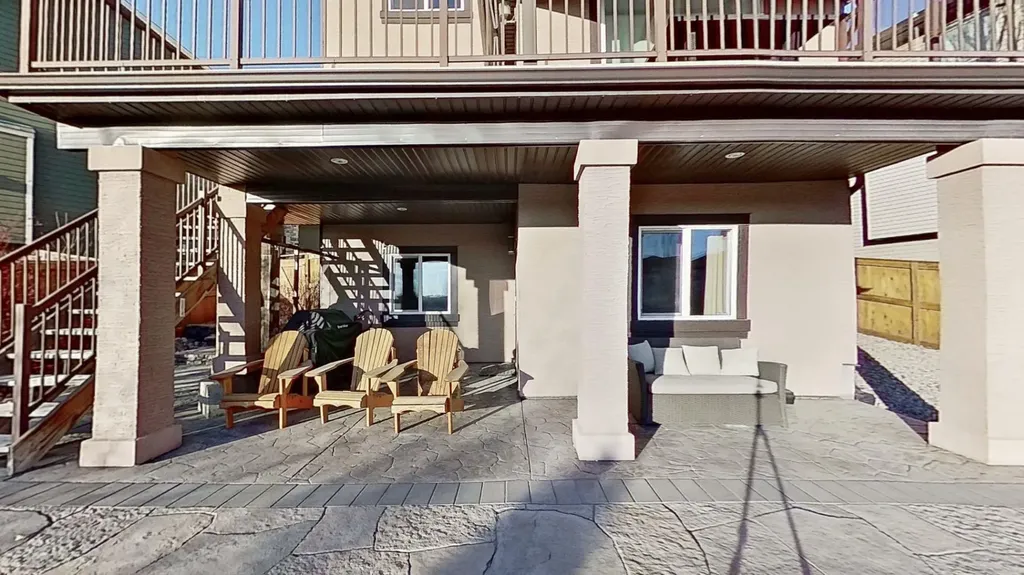 78 Cranarch View SE Calgary AB T3M2J3