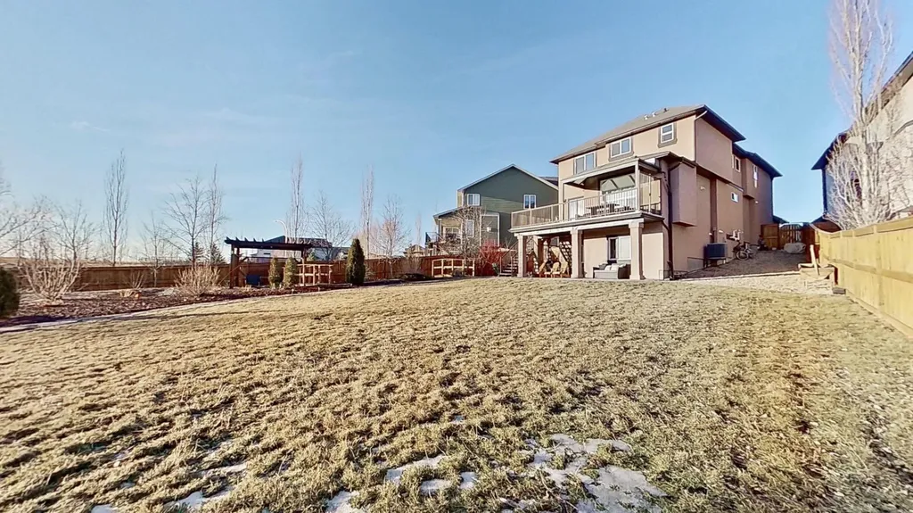 78 Cranarch View SE Calgary AB T3M2J3