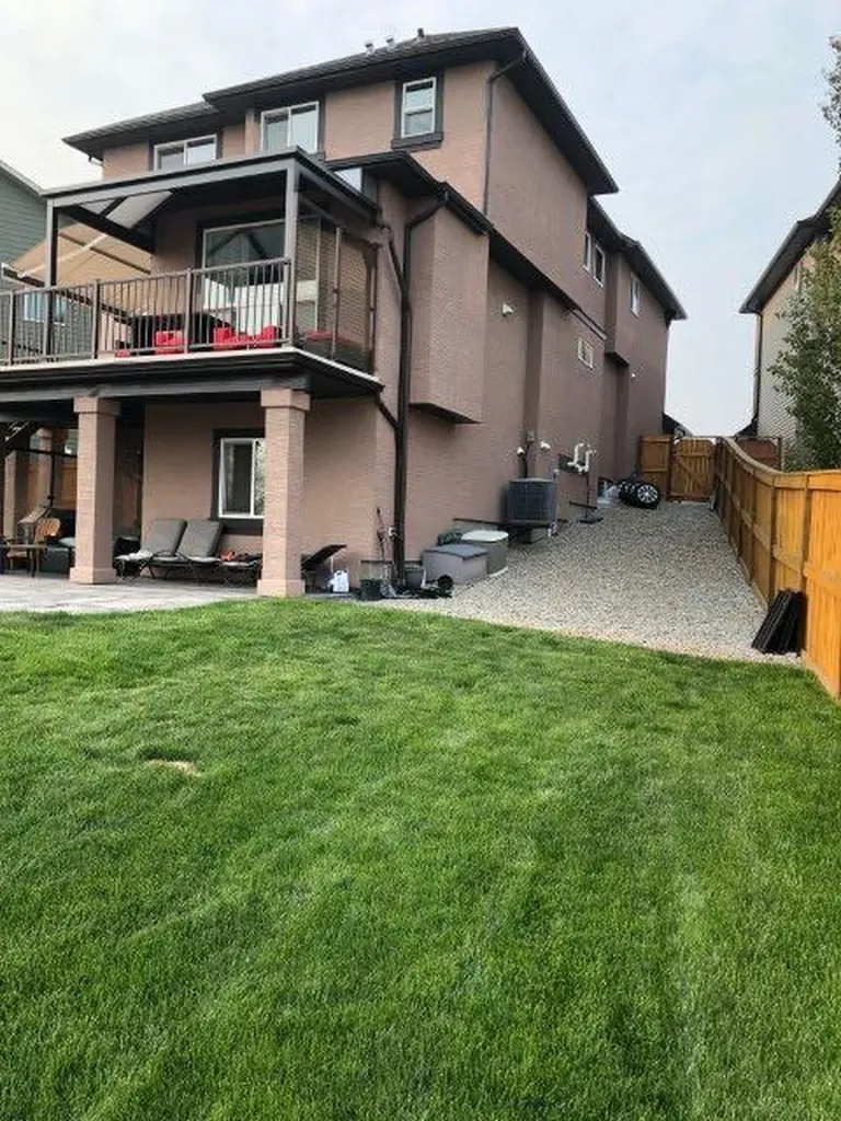 78 Cranarch View SE Calgary AB T3M2J3