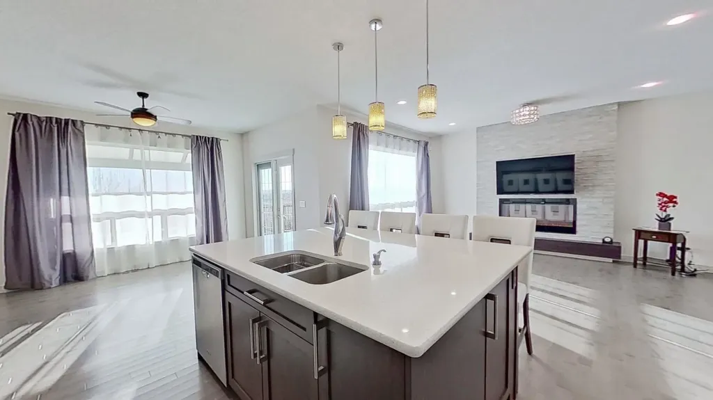 78 Cranarch View SE Calgary AB T3M2J3