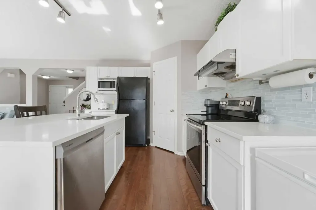 235 Citadel Meadow Bay NW Calgary AB T3G4Z4