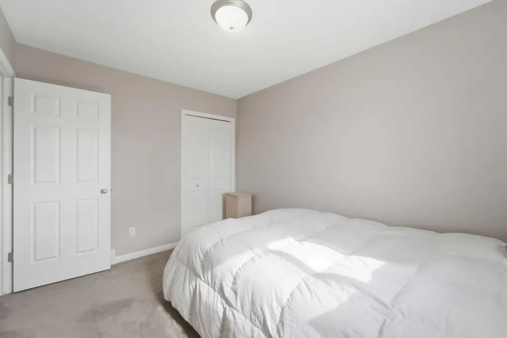 235 Citadel Meadow Bay NW Calgary AB T3G4Z4
