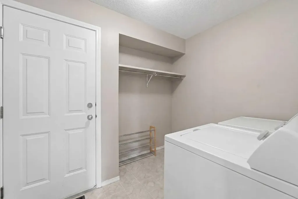 235 Citadel Meadow Bay NW Calgary AB T3G4Z4