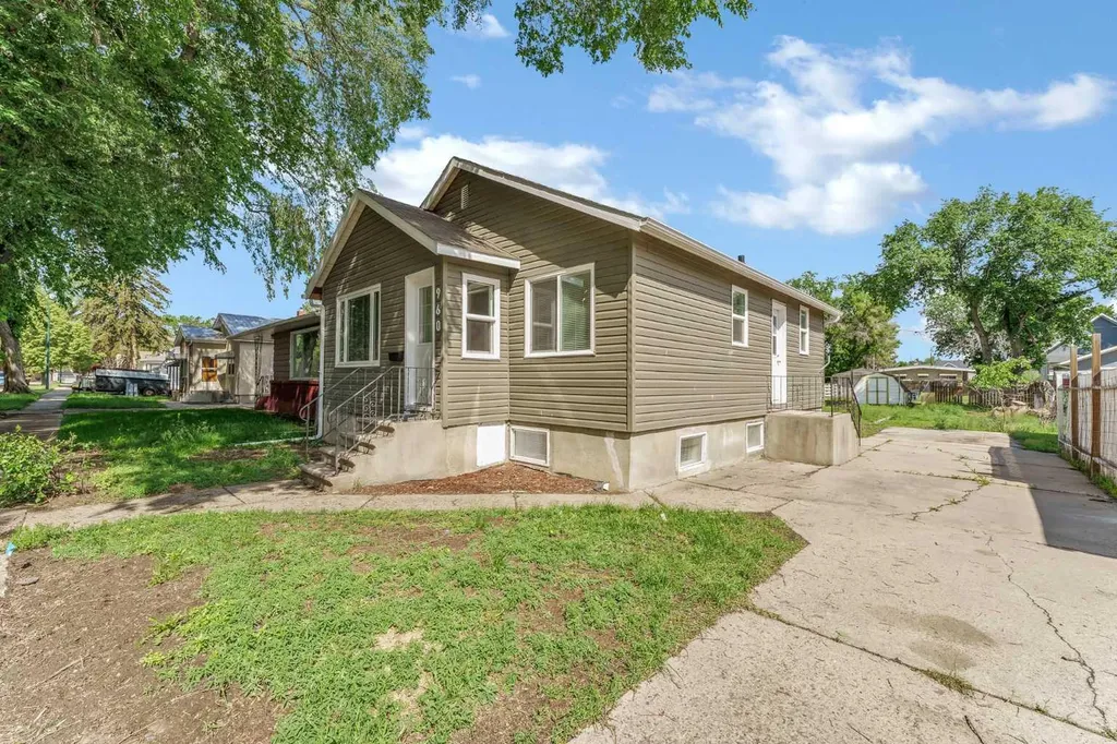 960 5 Street SE Medicine Hat AB T1A 0P4