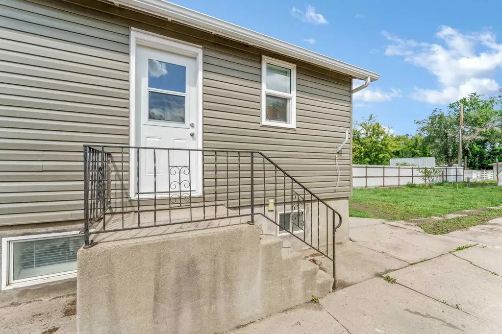 960 5 Street SE Medicine Hat AB T1A 0P4
