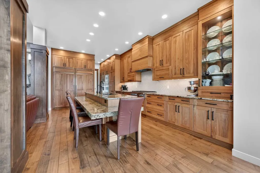 38 Whispering Springs Way Heritage Pointe AB T1S 4K4