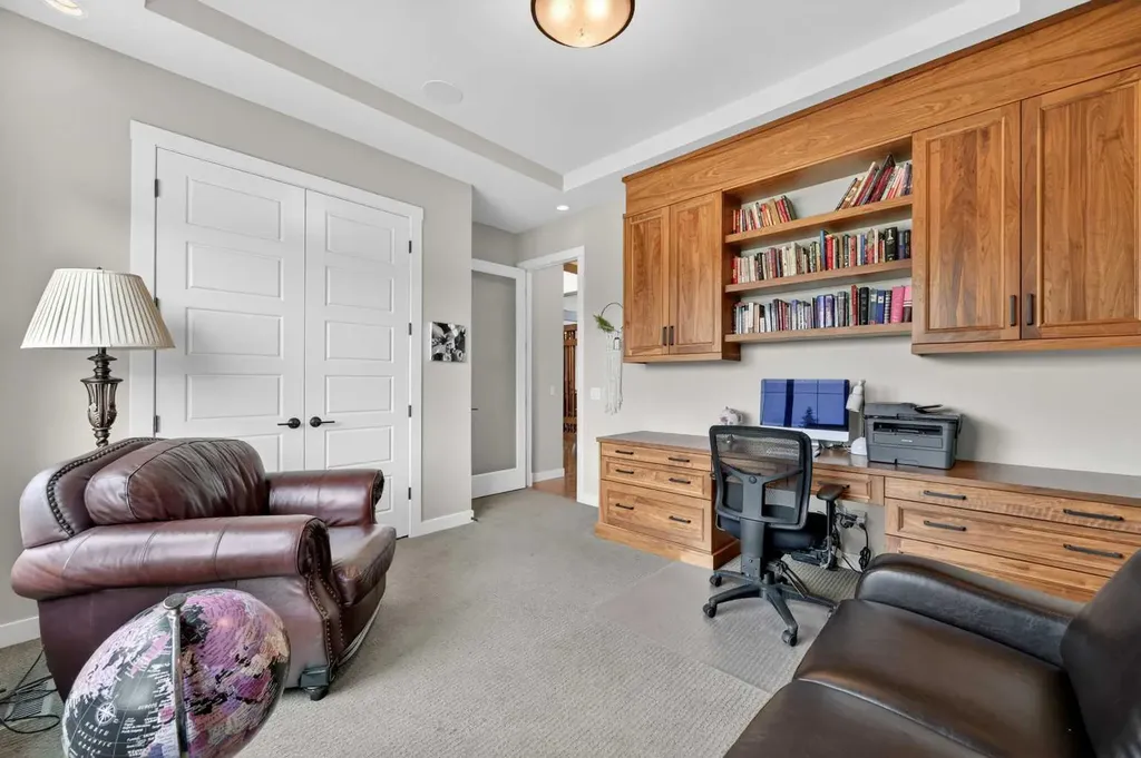 38 Whispering Springs Way Heritage Pointe AB T1S 4K4