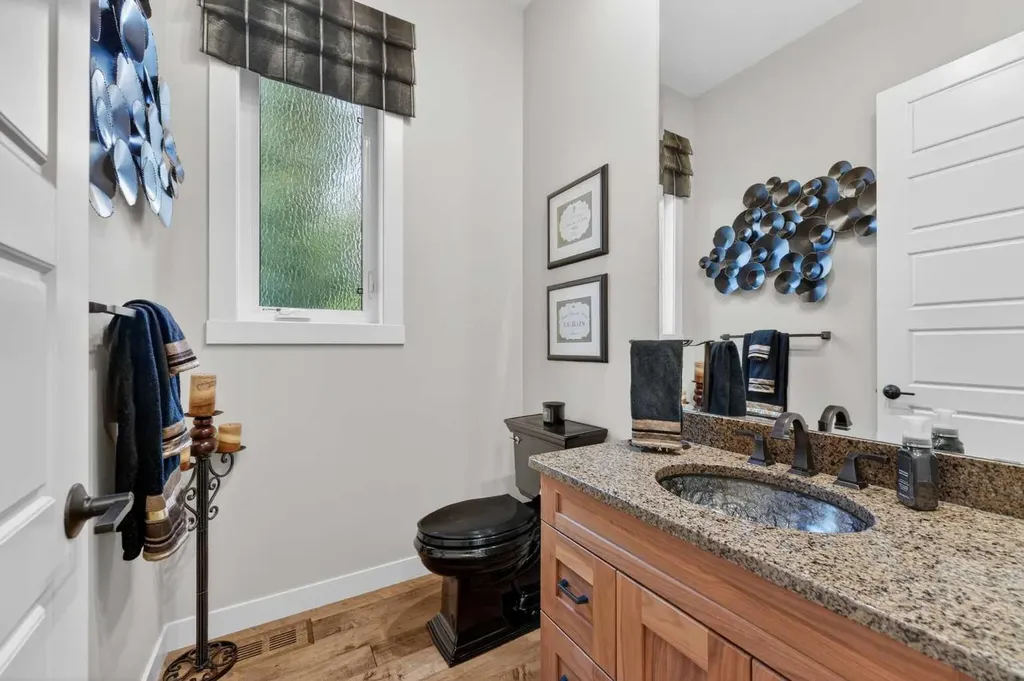 38 Whispering Springs Way Heritage Pointe AB T1S 4K4