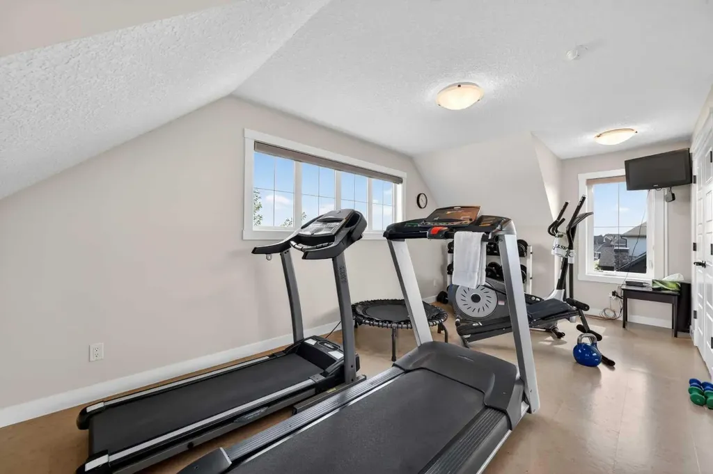38 Whispering Springs Way Heritage Pointe AB T1S 4K4