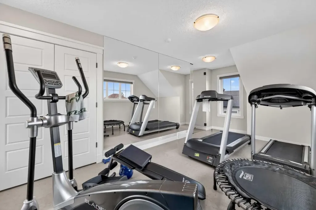 38 Whispering Springs Way Heritage Pointe AB T1S 4K4