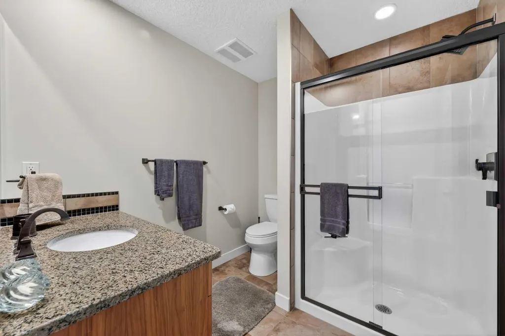 38 Whispering Springs Way Heritage Pointe AB T1S 4K4