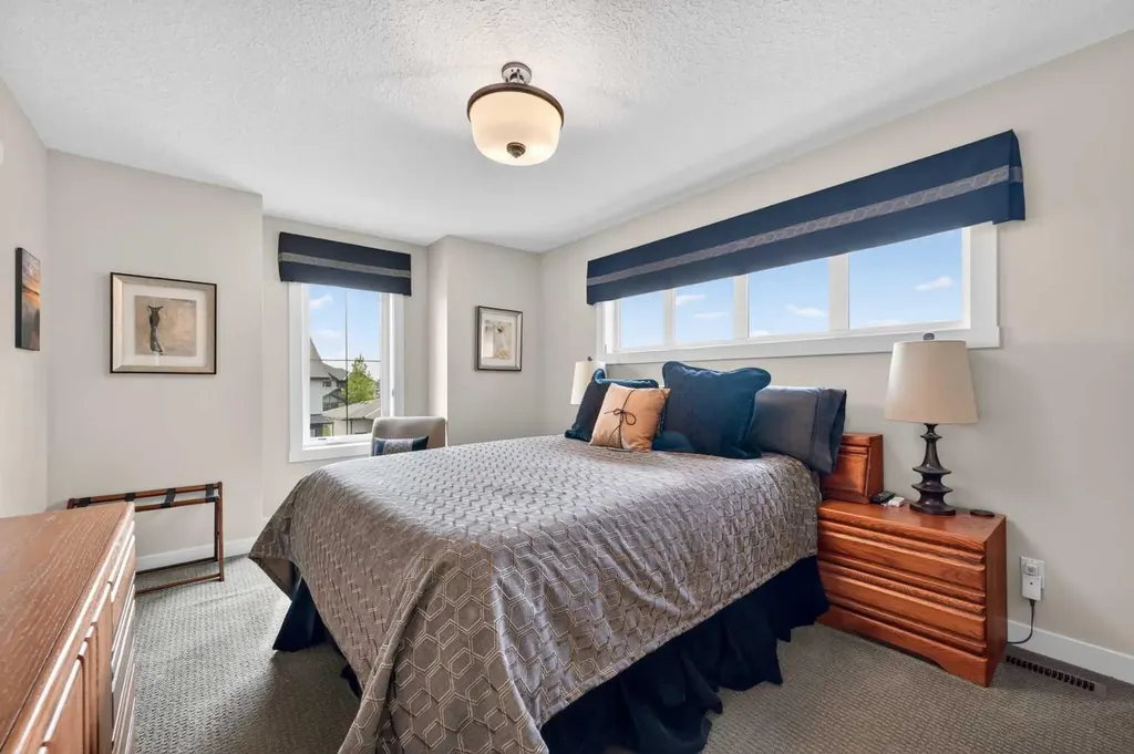 38 Whispering Springs Way Heritage Pointe AB T1S 4K4