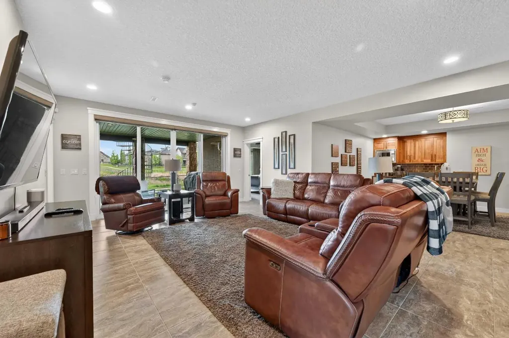 38 Whispering Springs Way Heritage Pointe AB T1S 4K4