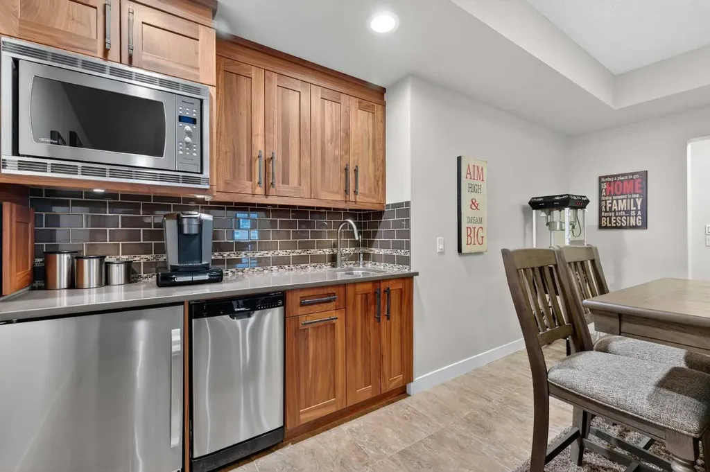 38 Whispering Springs Way Heritage Pointe AB T1S 4K4