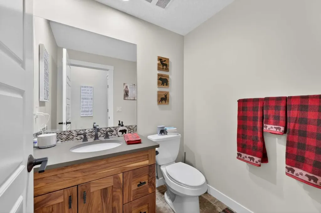 38 Whispering Springs Way Heritage Pointe AB T1S 4K4