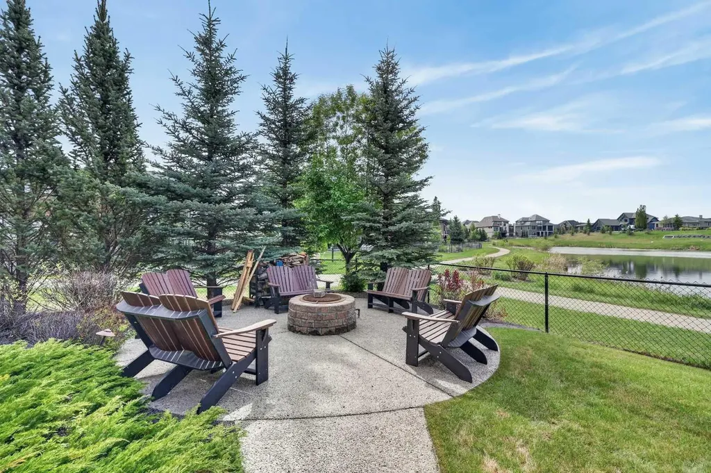 38 Whispering Springs Way Heritage Pointe AB T1S 4K4