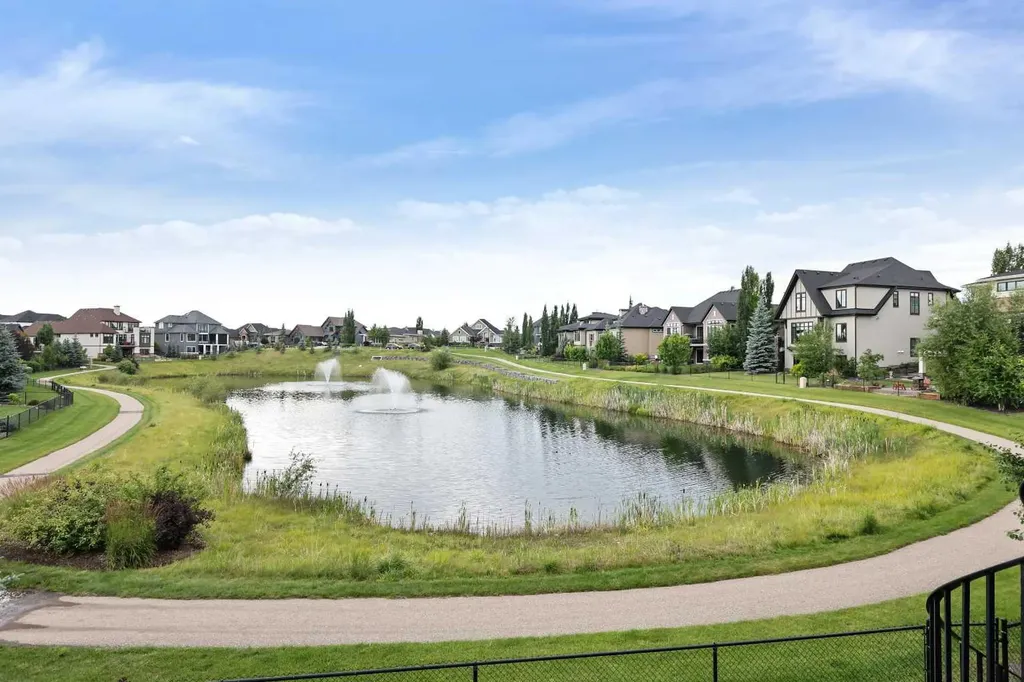 38 Whispering Springs Way Heritage Pointe AB T1S 4K4
