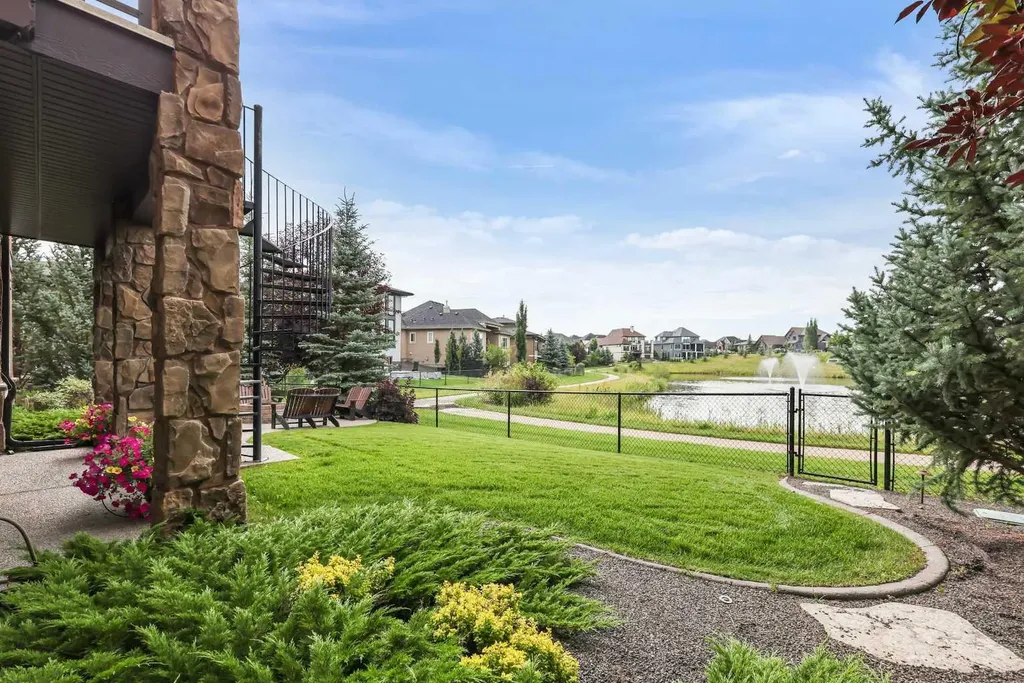 38 Whispering Springs Way Heritage Pointe AB T1S 4K4