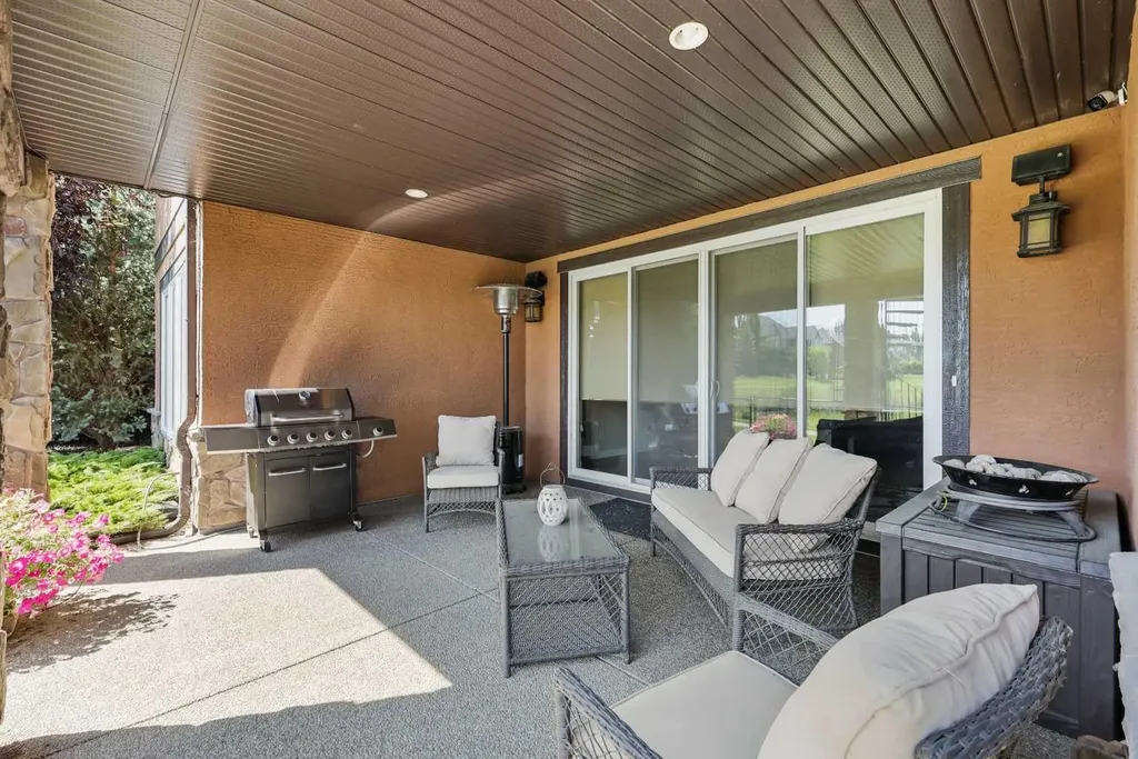 38 Whispering Springs Way Heritage Pointe AB T1S 4K4