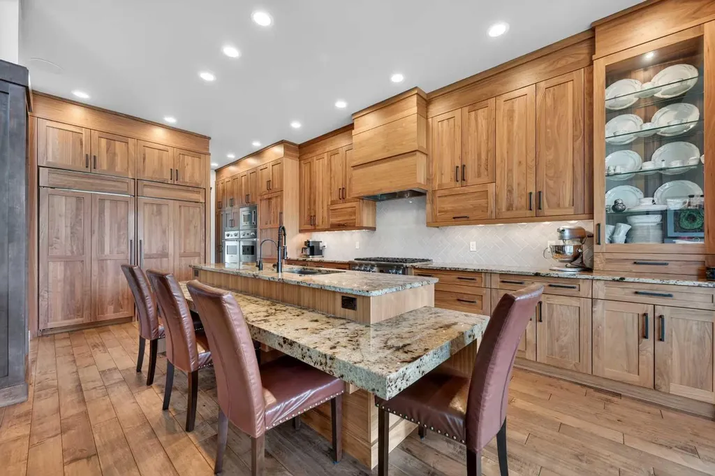 38 Whispering Springs Way Heritage Pointe AB T1S 4K4