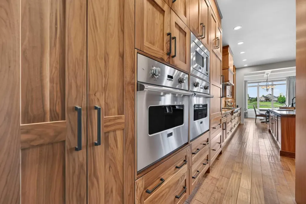 38 Whispering Springs Way Heritage Pointe AB T1S 4K4