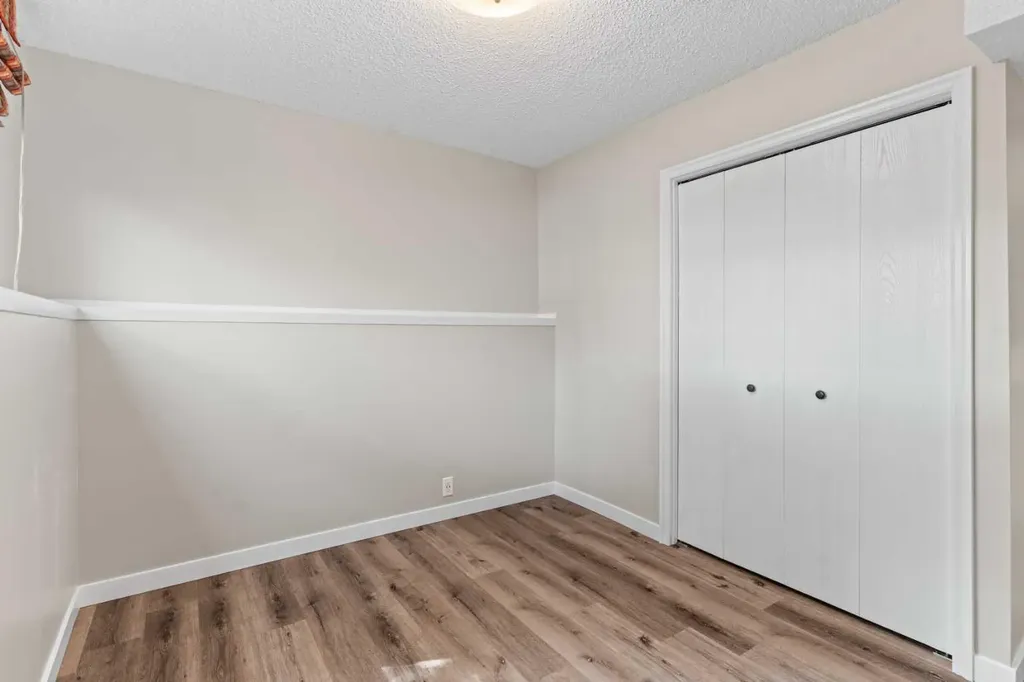 5811 Templehill Road NE Calgary AB T1Y 4C1