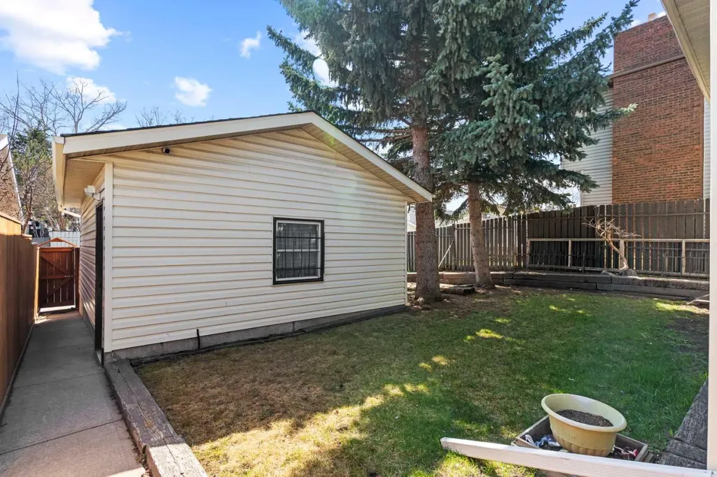 5811 Templehill Road NE Calgary AB T1Y 4C1