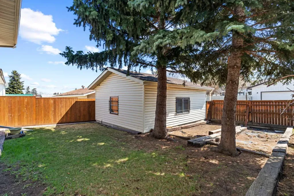 5811 Templehill Road NE Calgary AB T1Y 4C1