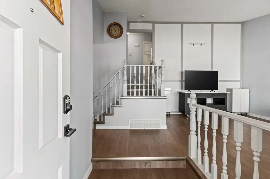 5811 Templehill Road NE Calgary AB T1Y 4C1