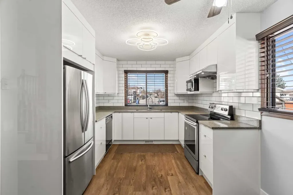 5811 Templehill Road NE Calgary AB T1Y 4C1
