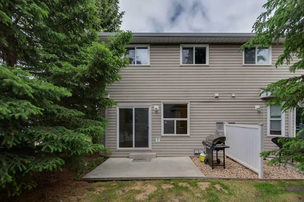 902 Harvest Hills Drive NE Calgary AB T3K 4L3