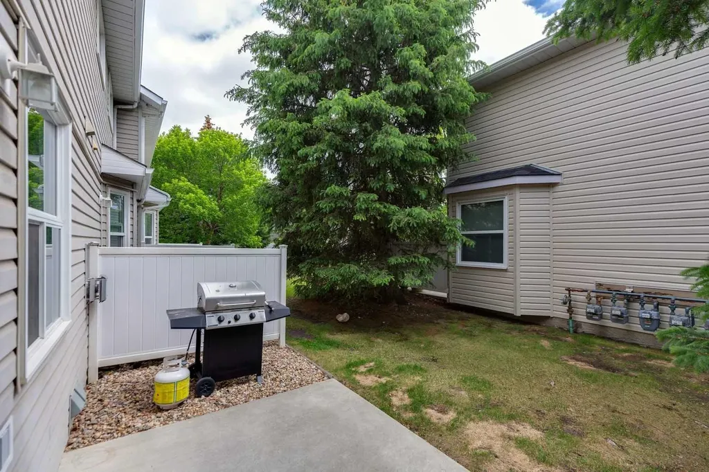 902 Harvest Hills Drive NE Calgary AB T3K 4L3